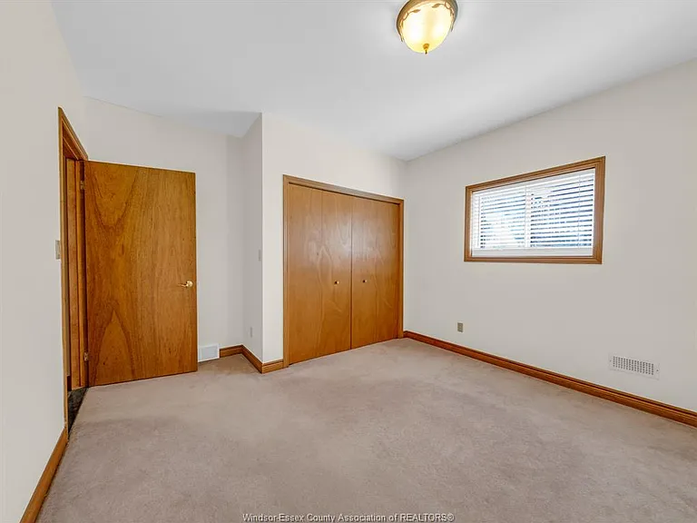 5945 Lasalle St #LOWER — Photo 9