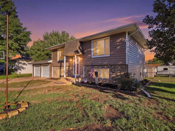 1010 E 6th St, Douglass, KS 67039