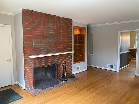 Living Room Wood Burning Fireplace Approx 12' x 20'