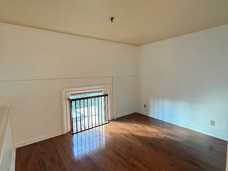 409 Madison Ave #303 — Photo 17