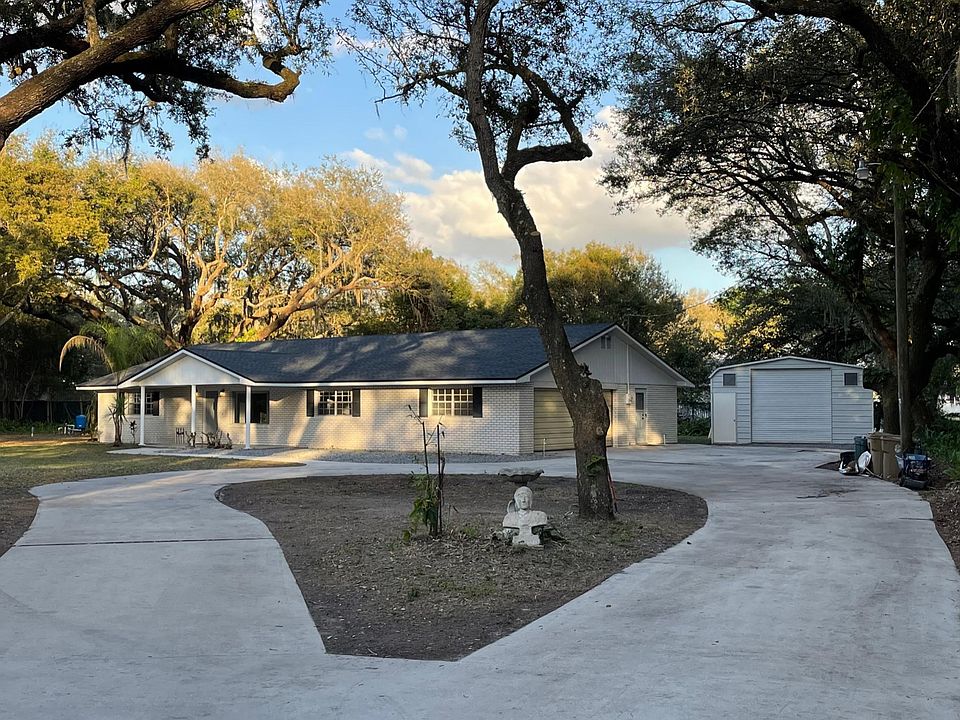 Large Circle Driveway