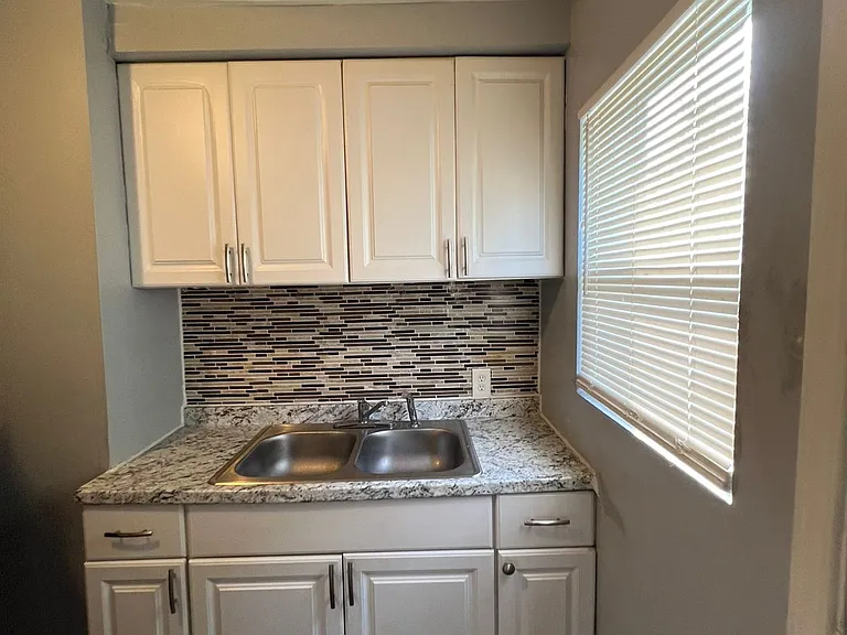15901 Kramer St #15905 — Photo 5