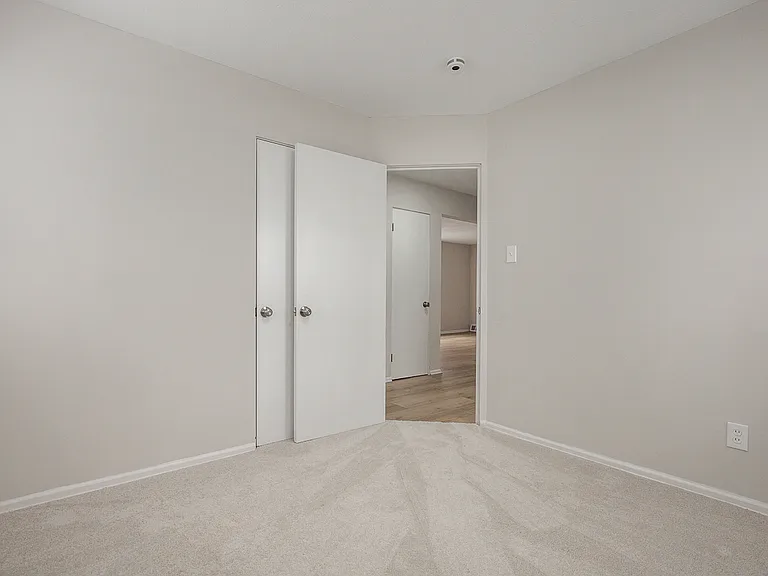 26351 Farringdon Ave — Photo 18
