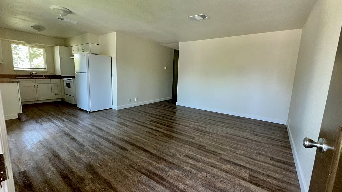 Building Photo - 65 Mina Ave #C