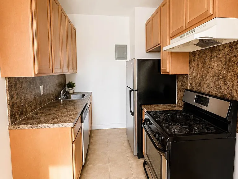 1854 Ocean Ave #8C — Photo 3
