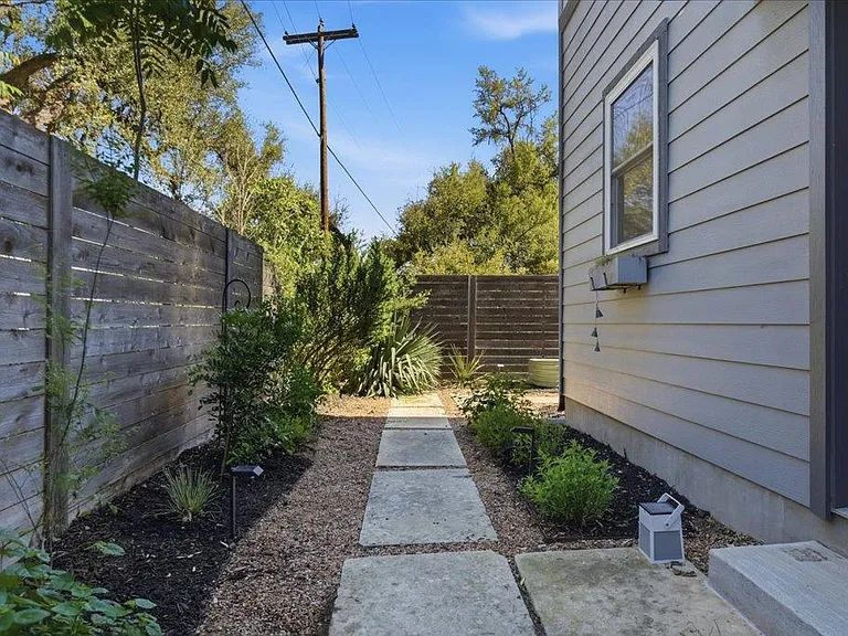 706 Short Kemp St #2 — Photo 33