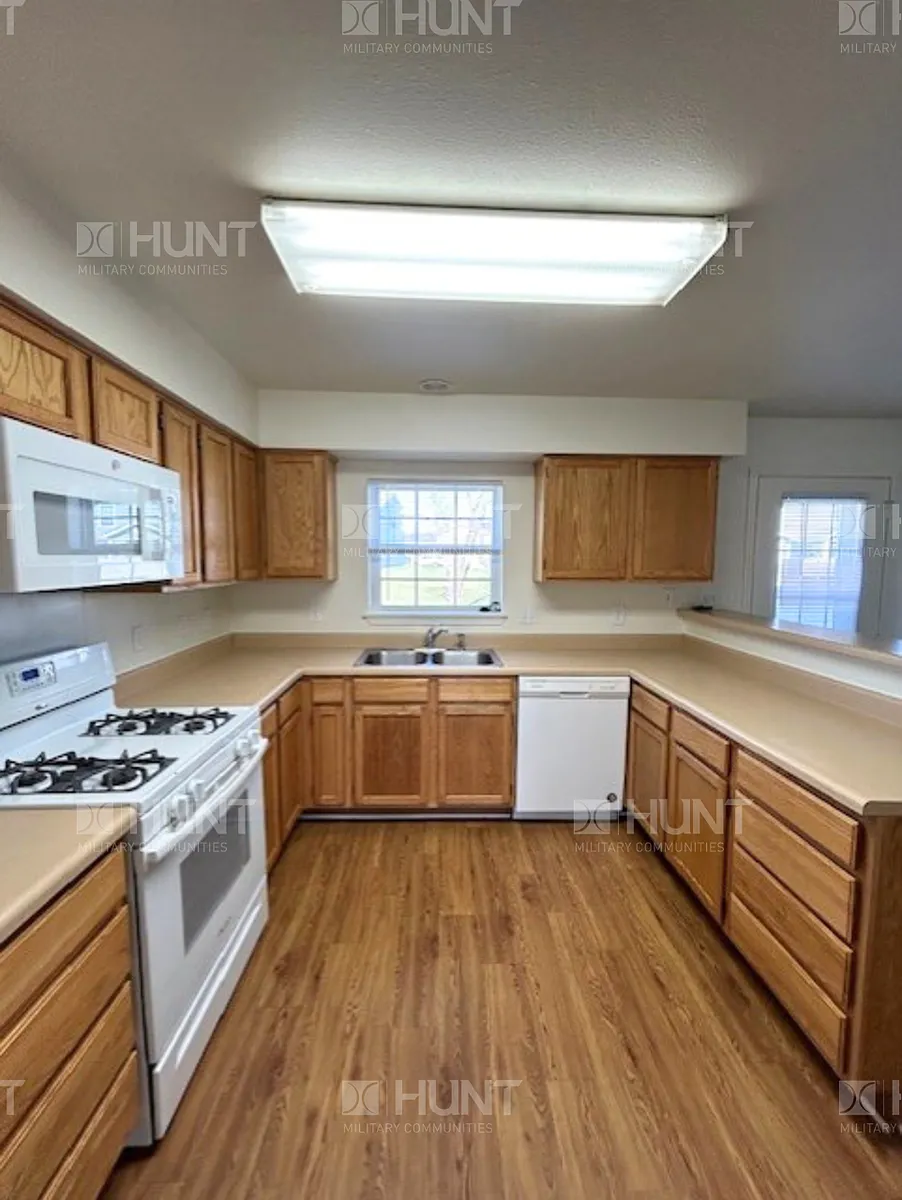 Building Photo - 6022 Larch Ct