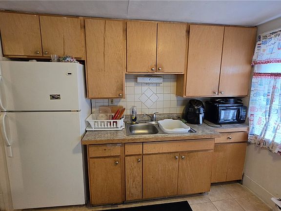 5th image of 547-549 Avis St