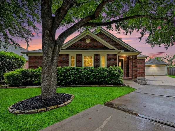 4527 Lake Halbert Ln, Richmond, TX 77406