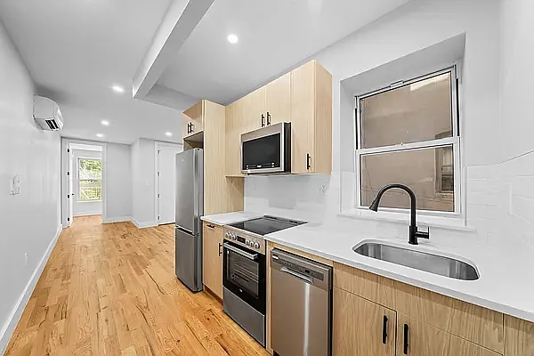 Rented by Vector New York, LLC | media 9