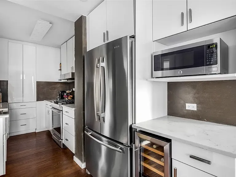 250 S End Ave #5FG — Photo 6