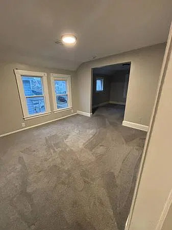 3 bed, 1000 sqft, $1,500 — Photo 2