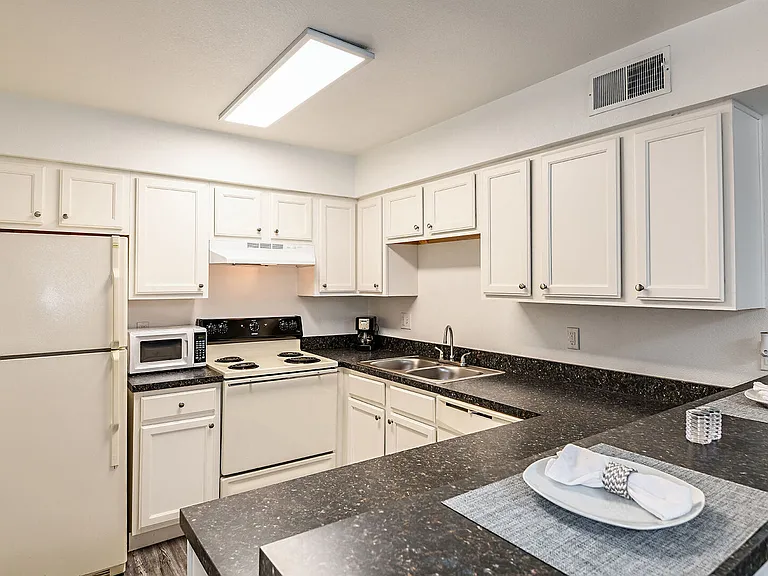 Woodlake Villas — Photo 23