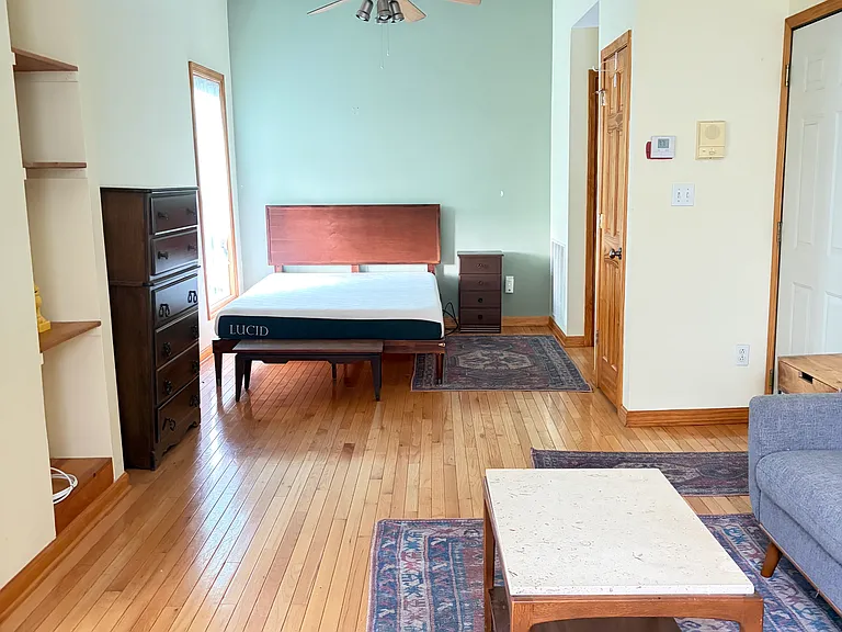 12 Saint Johns Pl #2 — Photo 4