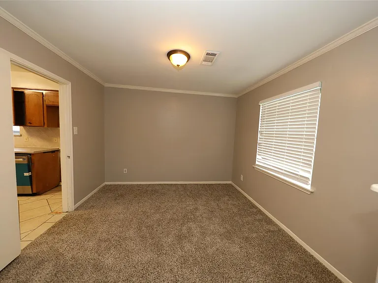 8519 Leader St — Photo 4