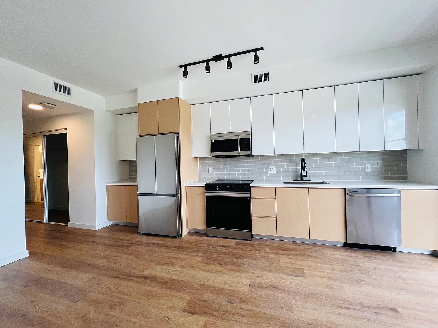 1 bed, 650 sqft, $2,650 — Photo 3