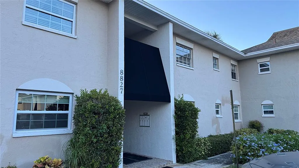 2 bed, 1.5 bath, 1100 sqft, $2,500 — Photo 1