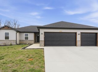 2940 N Nixon Ave, Springfield, MO 65803