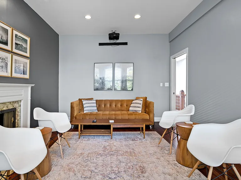 913 W Belden Ave #3 — Photo 1