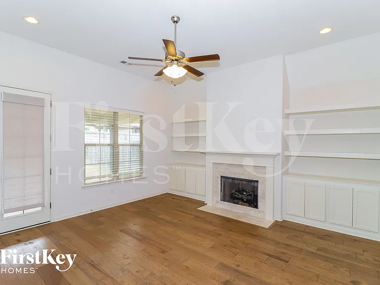 105 Hidden Meadows Ln — Photo 3
