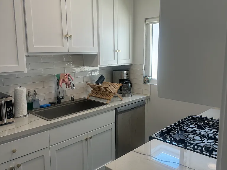 1315 N Poinsettia Pl #7 — Photo 3