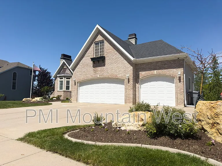49 N Fairway Dr — Photo 2