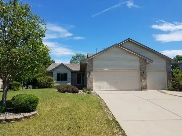 4720 Oxborough Ct N, Brooklyn Park, MN 55443