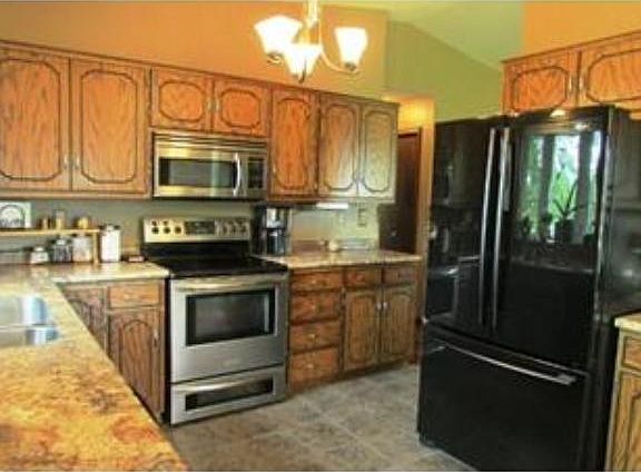 2nd image of 550 24 1/2 Ave NE