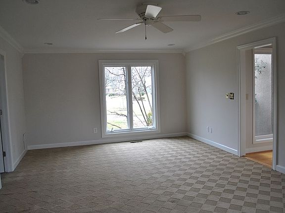 3rd image of 244 Duntreath St