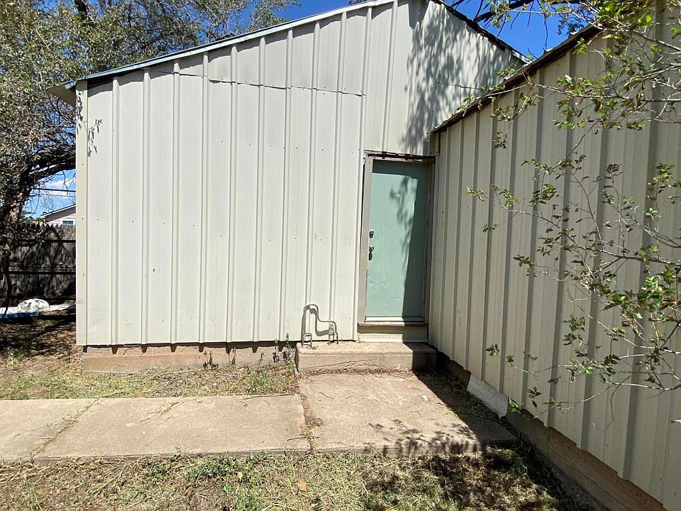 Building Photo 4
