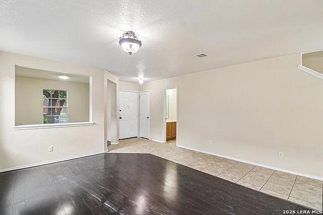 4 bed, 2.5 bath, 2134 sqft, $1,950 — Photo 3