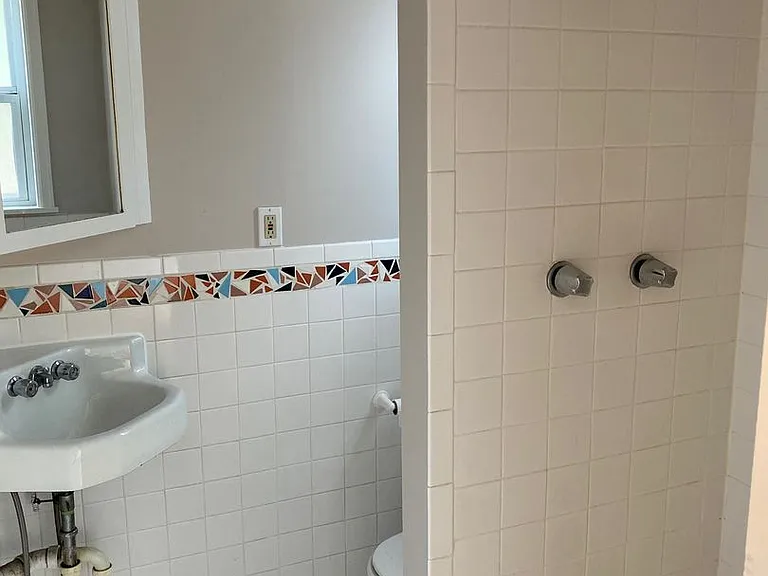 1011A N Corona St — Photo 10
