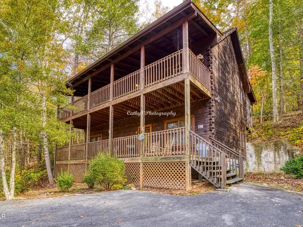 679 Eagles Boulevard Way, Pigeon Forge, TN 37863