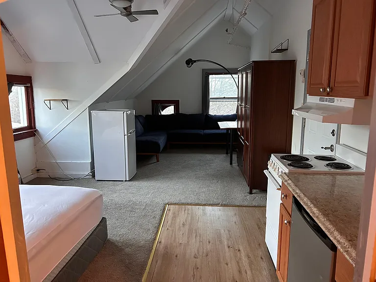 140 Highland Ave #10 — Photo 3