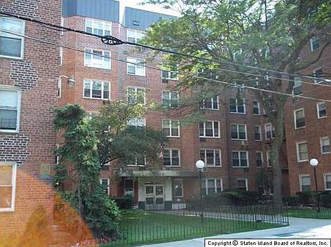 2nd image of 50 Fort Pl APT B6a