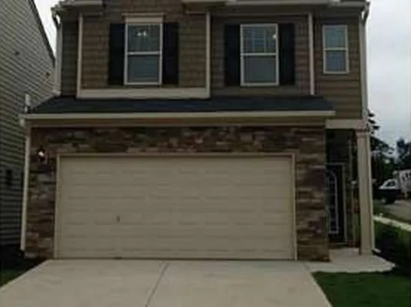 135 Village Trl, Woodstock, GA 30188