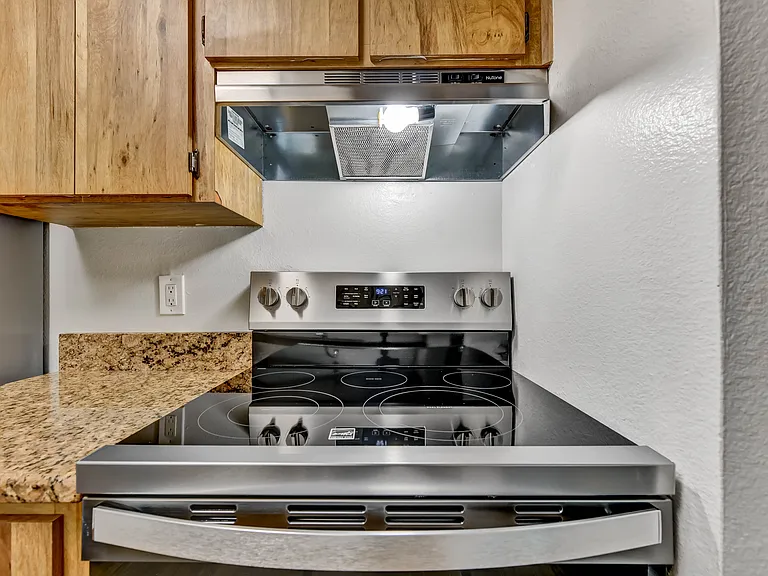 3109 W Horatio St #16 — Photo 9