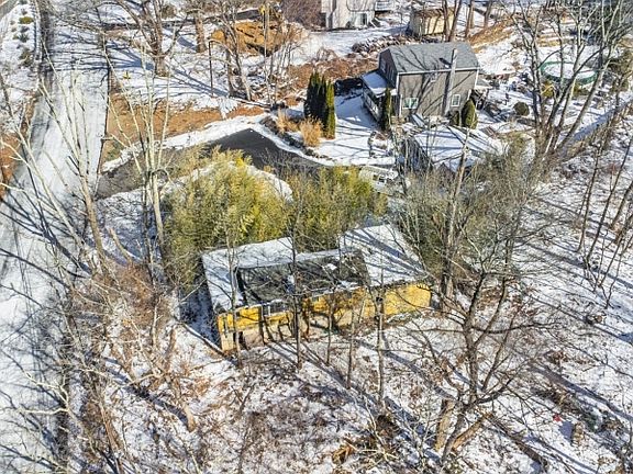 3rd image of 104 Espanong Rd