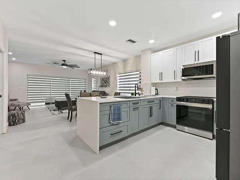 6880 Brook Hollow Rd — Photo 4