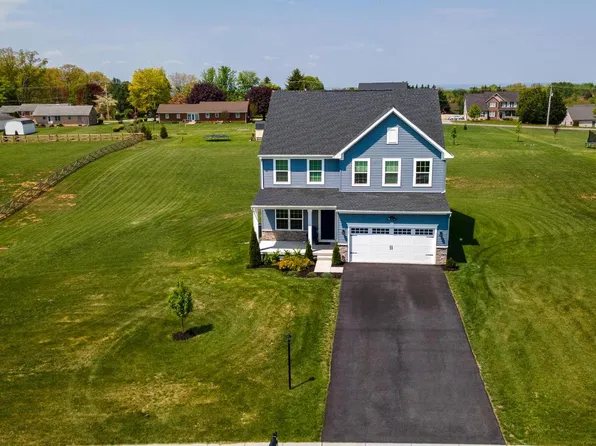 49 Winifred Dr, Hanover, PA 17331