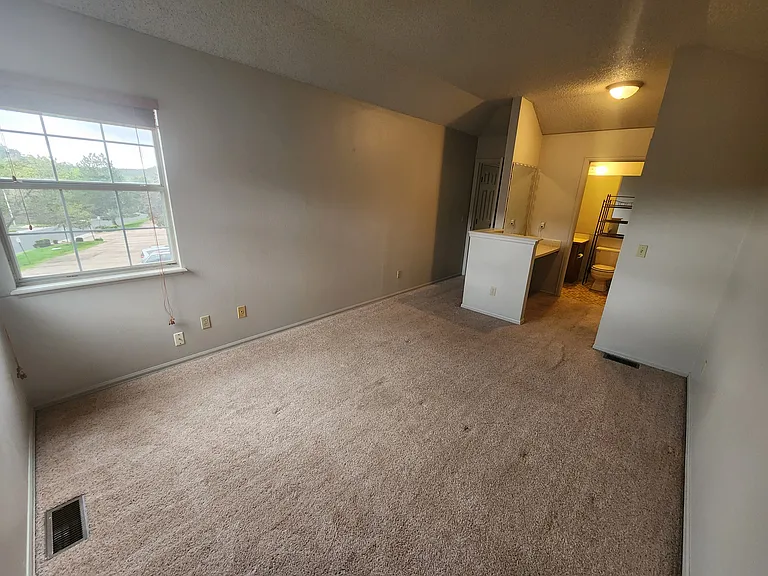 2210 Palm Dr — Photo 8