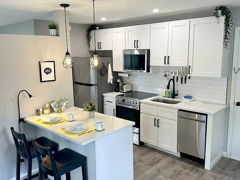 147 42nd Ave NE #2 — Photo 11