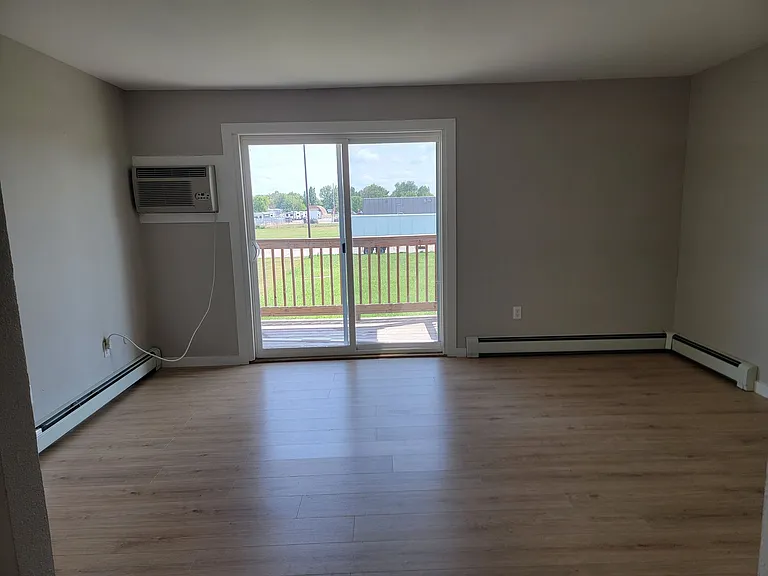 Brentwood Estates — Photo 18