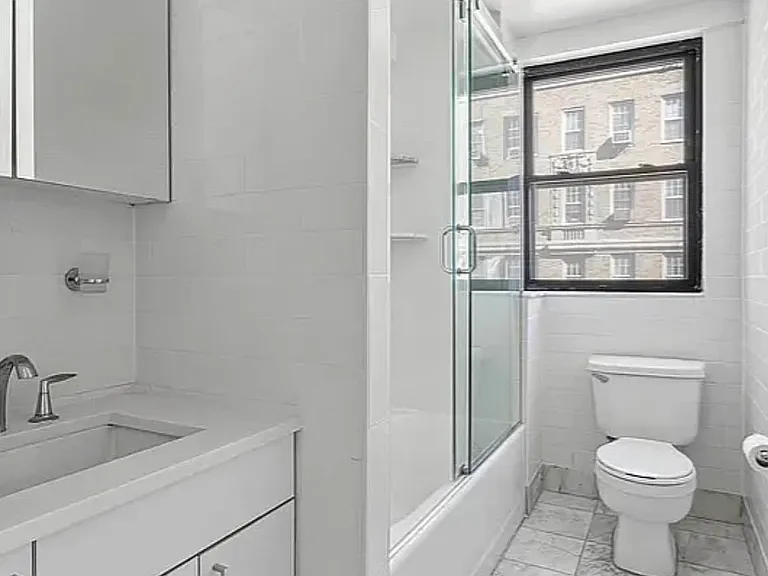20 5th Ave #2D — Photo 6