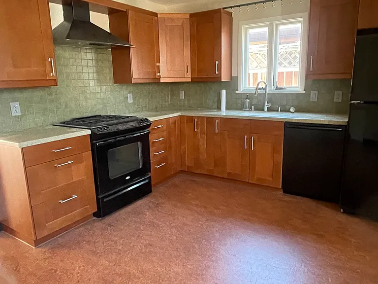 168 Santa Clara Ave — Photo 7
