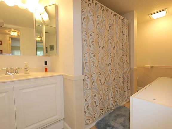 4th image of 699 Whitaker Blvd W APT 305