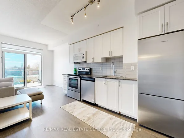 7900 Bathurst St #228, Vaughan, ON L4J 0J9