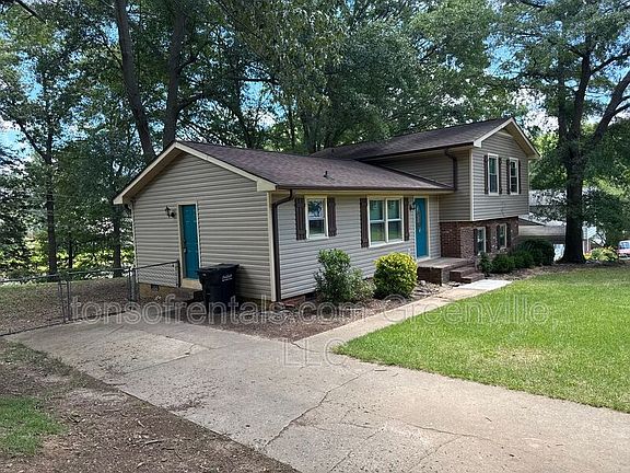 2nd image of 105 Chuckwood Dr