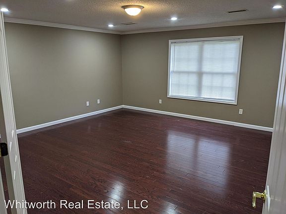 4th image of 3614 24th St NE