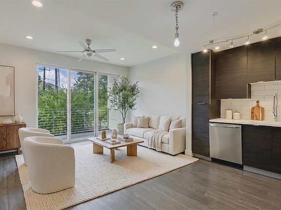 2nd image of 604 N Bluff Dr Unit 136